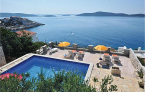 Awesome Home In Sevid With House Sea View